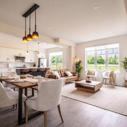 Image of Spotless 5 bed and 4 bath with Wi-Fi and 1hr to Niagara