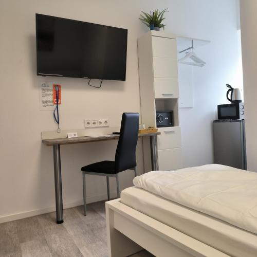 Image of Private room #4 with Single bed, ground floor, AC, 2min to RAB