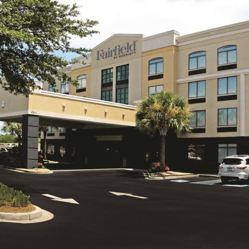 Image of Fairfield Inn & Suites by Marriott Charleston Airport/Convention
