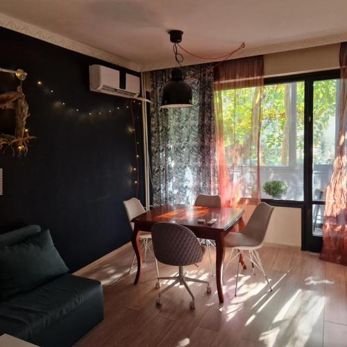 Image of Homey art apartment next to Drujba lake Metro stations and bul.T