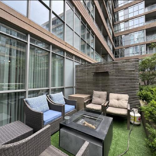 Image of 1Bdrm plus den with 2 real beds plus sofabed & Terrace & parking