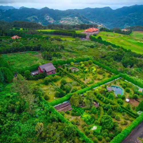 Image of Seaside golf chalet retreat with 10000 square meter garden