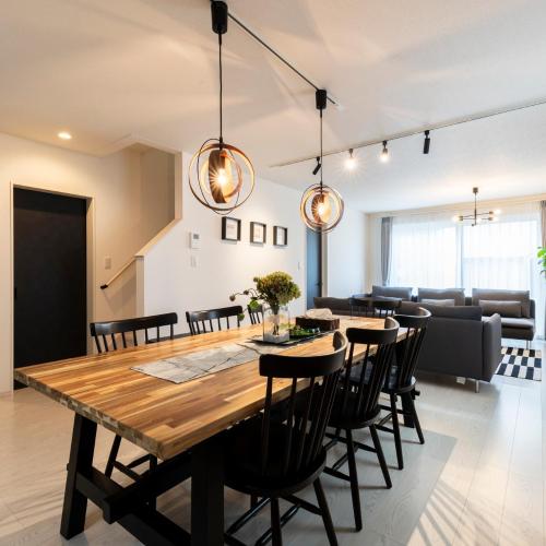 Image of The wisteria