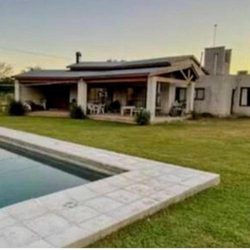 Image of Casa de campo con piscina