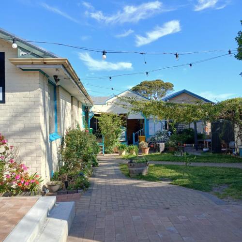 Image of 1849 Backpackers Albany