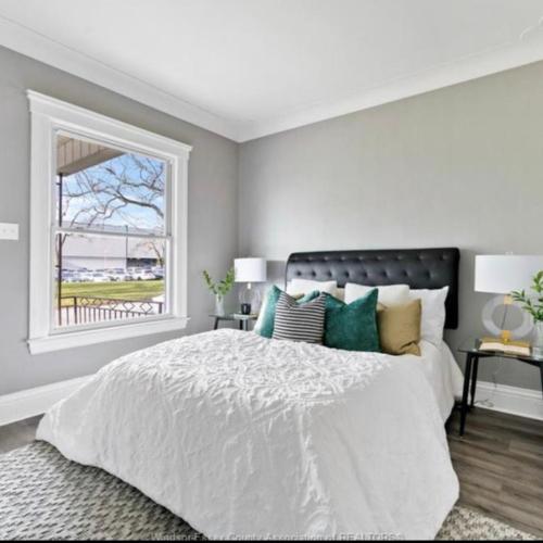 Image of Beautiful 4 Bedroom Near Factories - Equipped for Family Stays