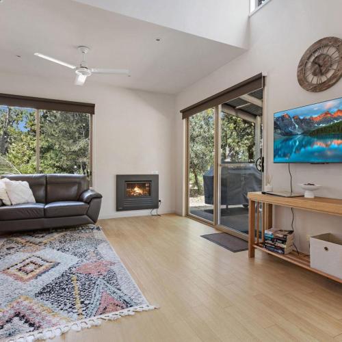 Image of Beluga - Waterfront Retreat