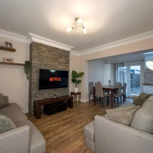 Cosy Home By Wembley Stadium