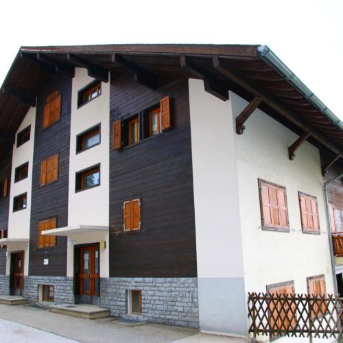 Image of Apartment near Piste des Mayens ski-slope