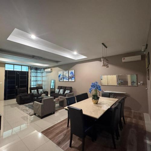 Image of Spacious Miri First House