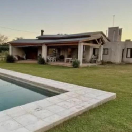 Image of Casa de campo con piscina