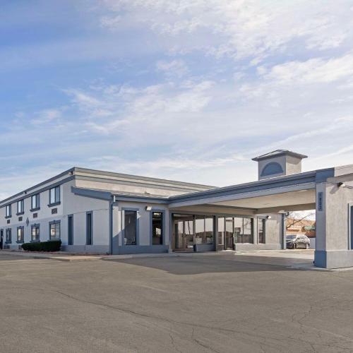 Image of Quality Inn & Suites Bloomington University Area