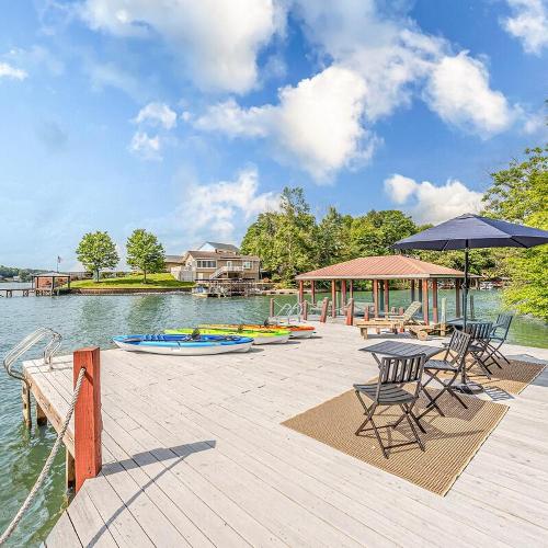 Image of Lake Hickory Trio 3BR Blue Unit