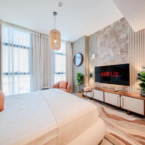 Fantastic Studio Royale Apartment At Al Mamsha