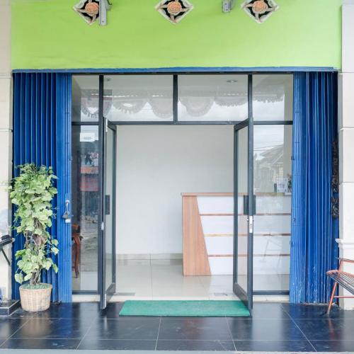 Image of Hotel O Ilir Timur I Near Rsud Siti Fatimah Az-Zahra Formerly Lu