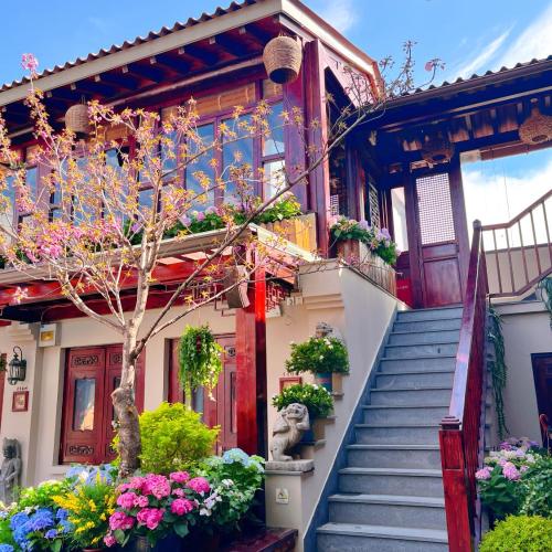 Jingshan Garden Courtyard Hotel Beijing Forbidden City Newly renovated Fluent English speaking hotel in Beijing
