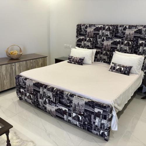 Image of Peace & Privacy