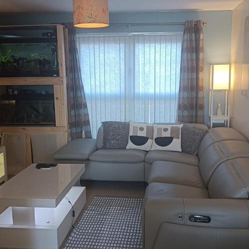 Image of Spacious Cheltenham Flat with Free Allocated Parking