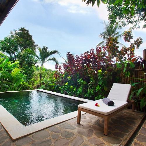 Temple Retreat Rumah Cantik