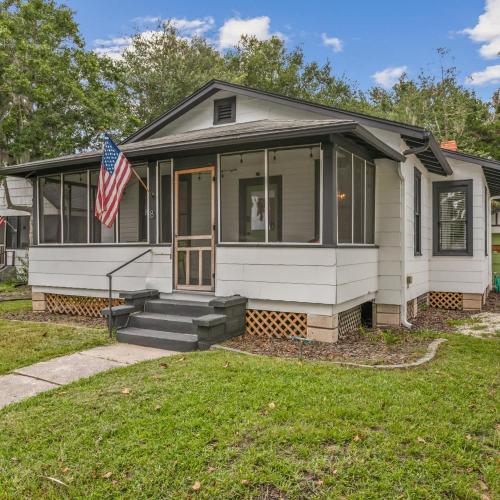 Image of Pacific Cove #8 - Pet-Friendly in Old Florida