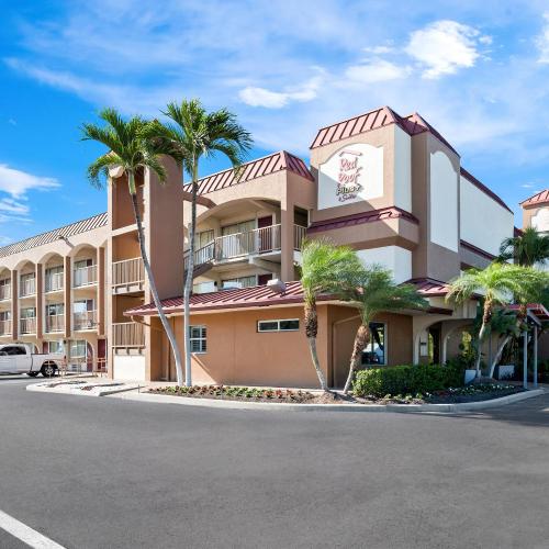 Image of Red Roof Inn PLUS+ & Suites Naples Downtown-5th Ave S