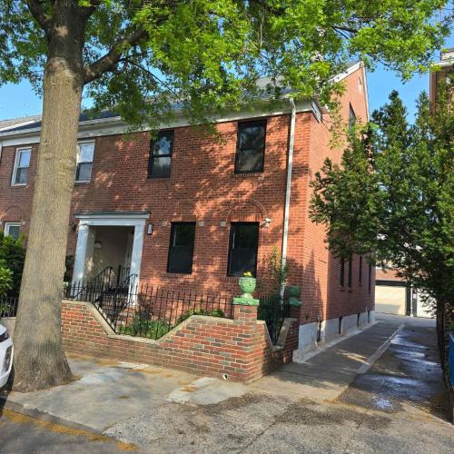 Image of Astoria, steps away from Manhattan