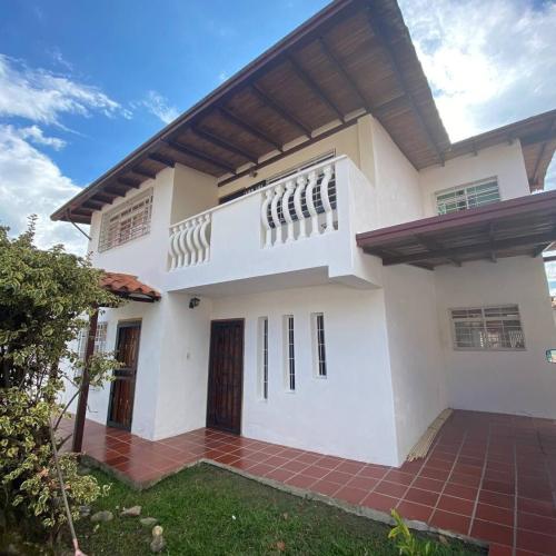 Image of Amplia Casa