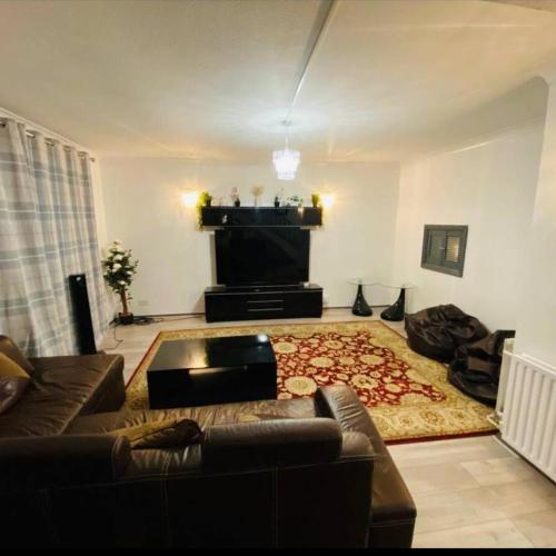 Image of House Near Surrey Hill