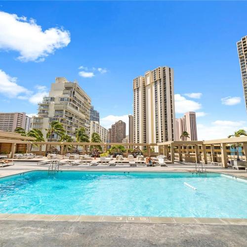 Image of Top Floor Studio with Balcony & Views 3528
