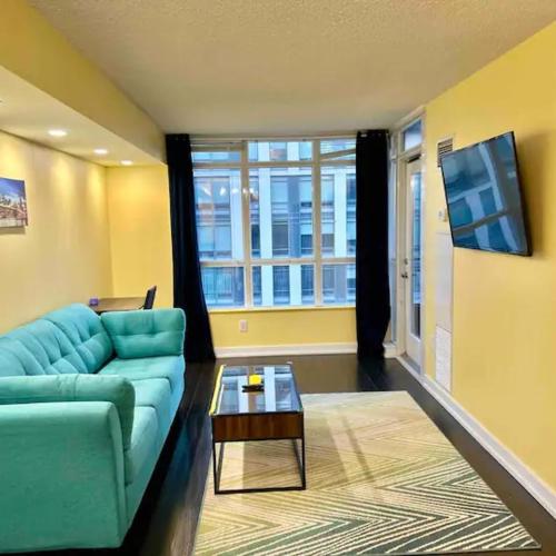 Image of Cozy Downtown 1BR Den Free Parking near CN Tower