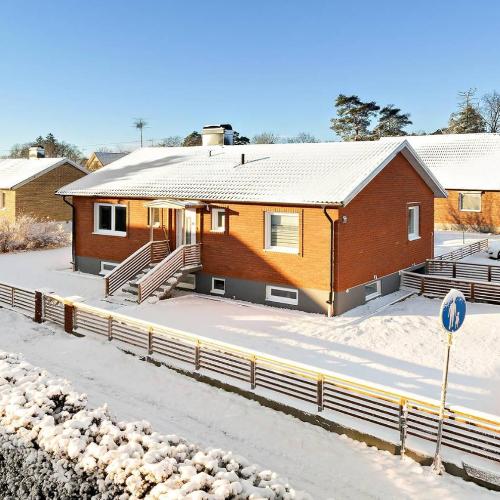 Image of Lugn hus i V�nersborg