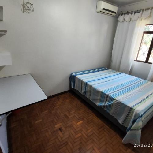 Image of Quarto privado em casa mobiliada