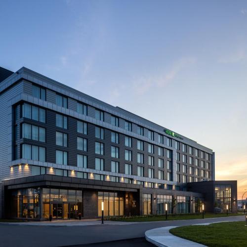 Image of Holiday Inn Express Montreal Airport - St-Laurent by IHG