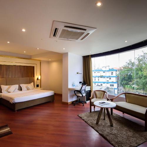 Image of Emerald Hotel