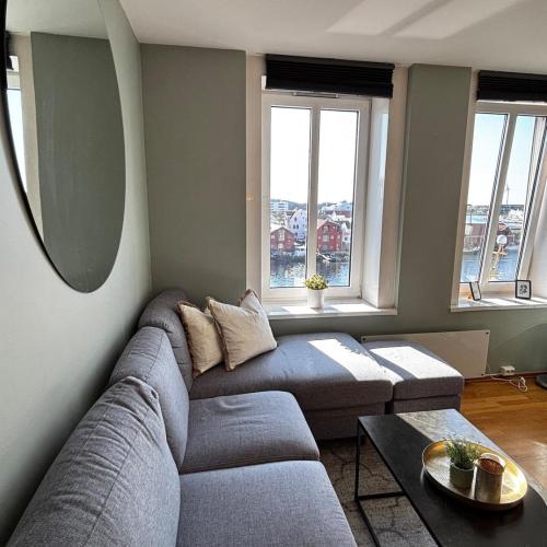 Image of Central and modern apartment, with great sea view