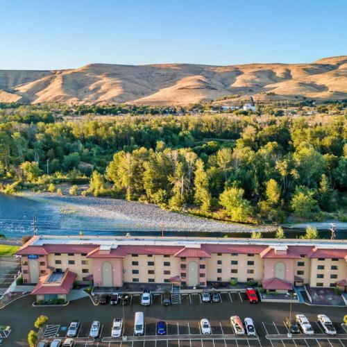Image of Baymont by Wyndham Yakima Riverfront