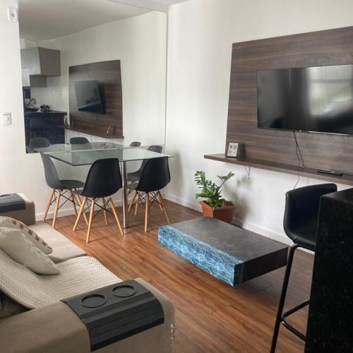 Apê aconchegante e climatizado - Villa Kennidy em Caruaru, PE - pousada e hospedagem