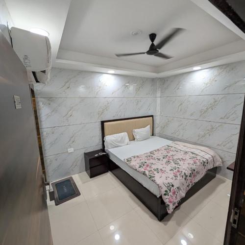 Happy In- Laxmi Nagar