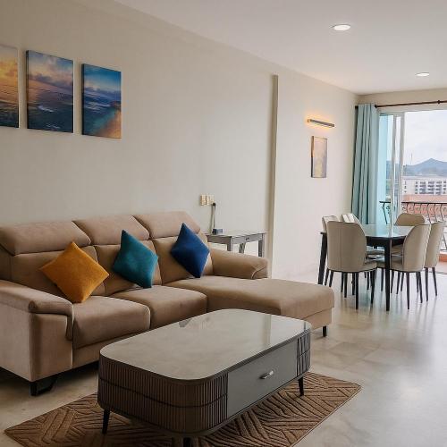 Roamia Retreat - Seaview 111 - 3 BHK Seafacing apartment