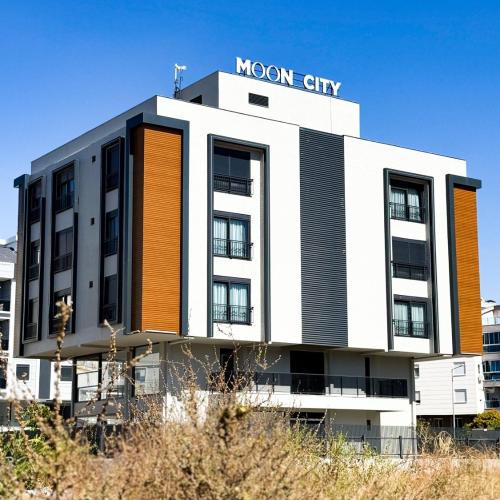 Moon City
