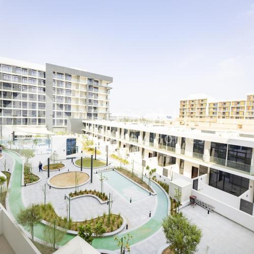 Image of Bloomfields Snug Stu The Gate Masdar