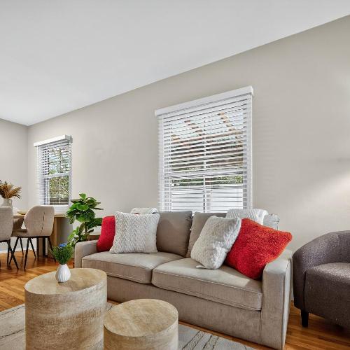 Image of Luxury Cozy 2BR 1BA near LAX, LMU, SoFi Stadium, Beach