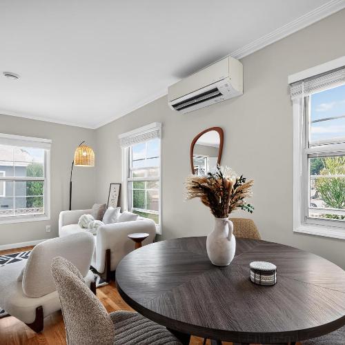 Image of Cozy Modern 2BR 1BA near LAX, LMU, SoFi Stadium and the Beach