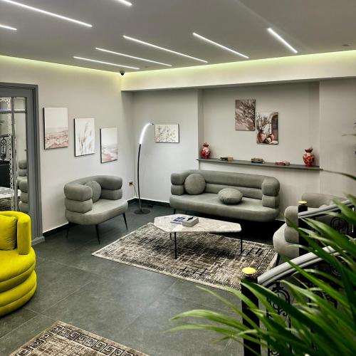 White House Suites