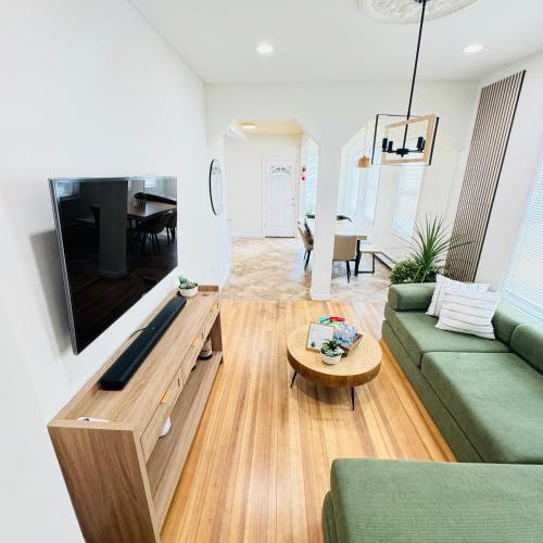 Image of Spacious 3BR unit in Boston Free parking