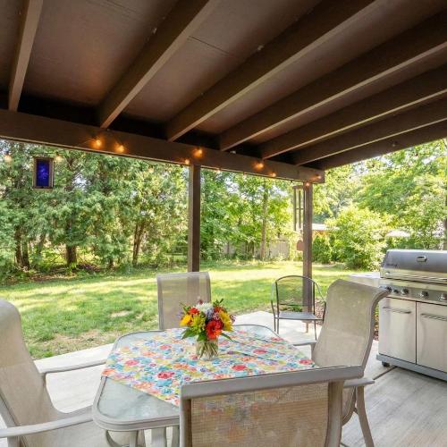 Image of Spacious 4BR Home with BBQ Yard Near Golf Course