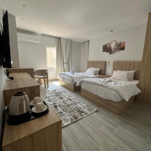 Saloumy pyramids hotel