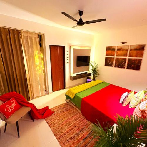 Couple Canvas- Luxurious 1-BHK Peaceful Apartment