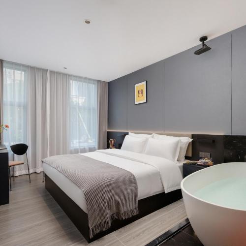 Banana Fun Hotel Futian Port Shangsha Metro Station Branch