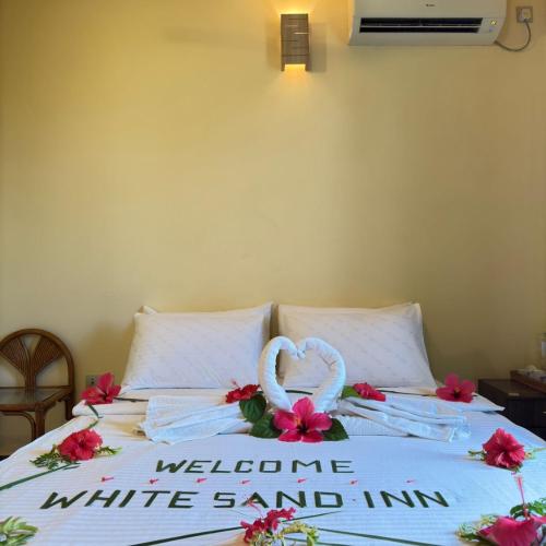 Image of White Sand Inn
